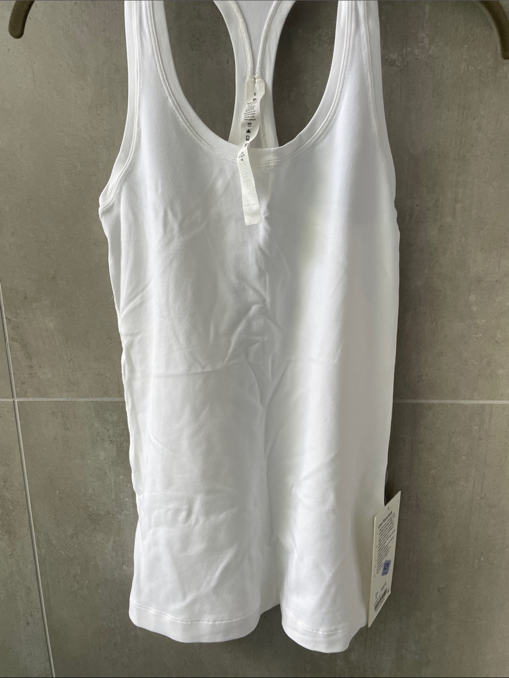 BRAND NEW LULULEMON w WHITE RACERBACK TANK! Size: 6! W/ tags! - Picture 6 of 8